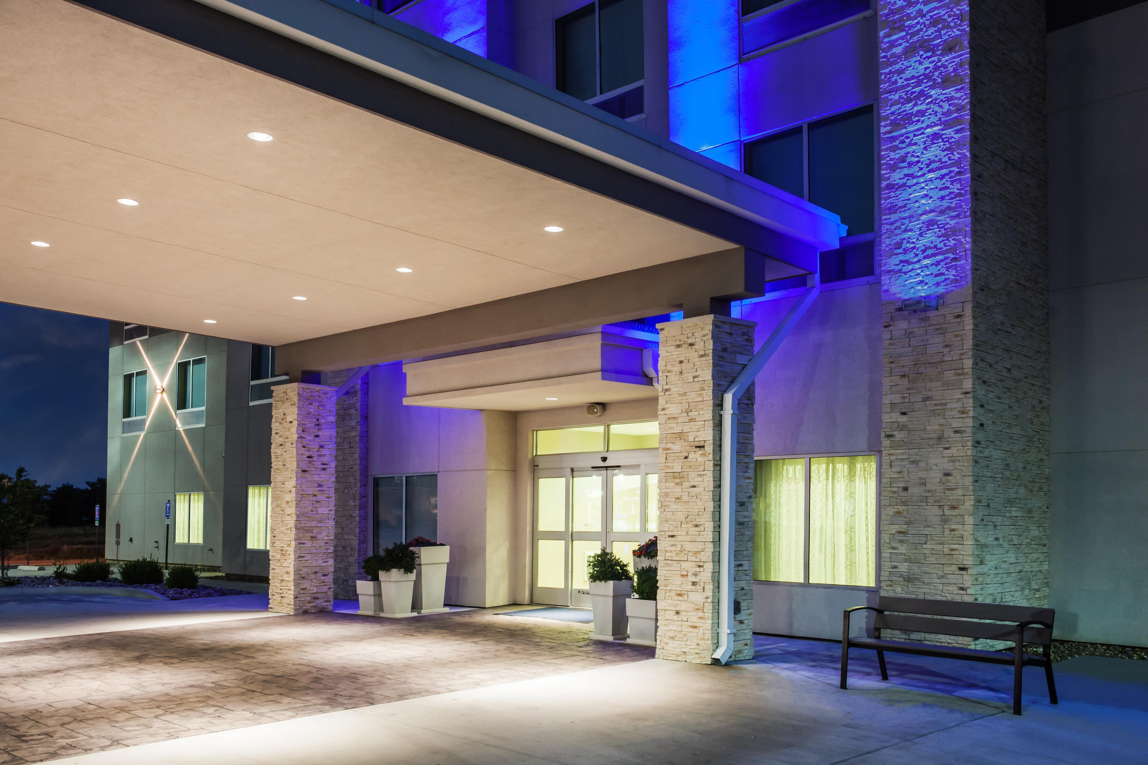 Holiday Inn Express & Suites Litchfield By Ihg Buitenkant foto