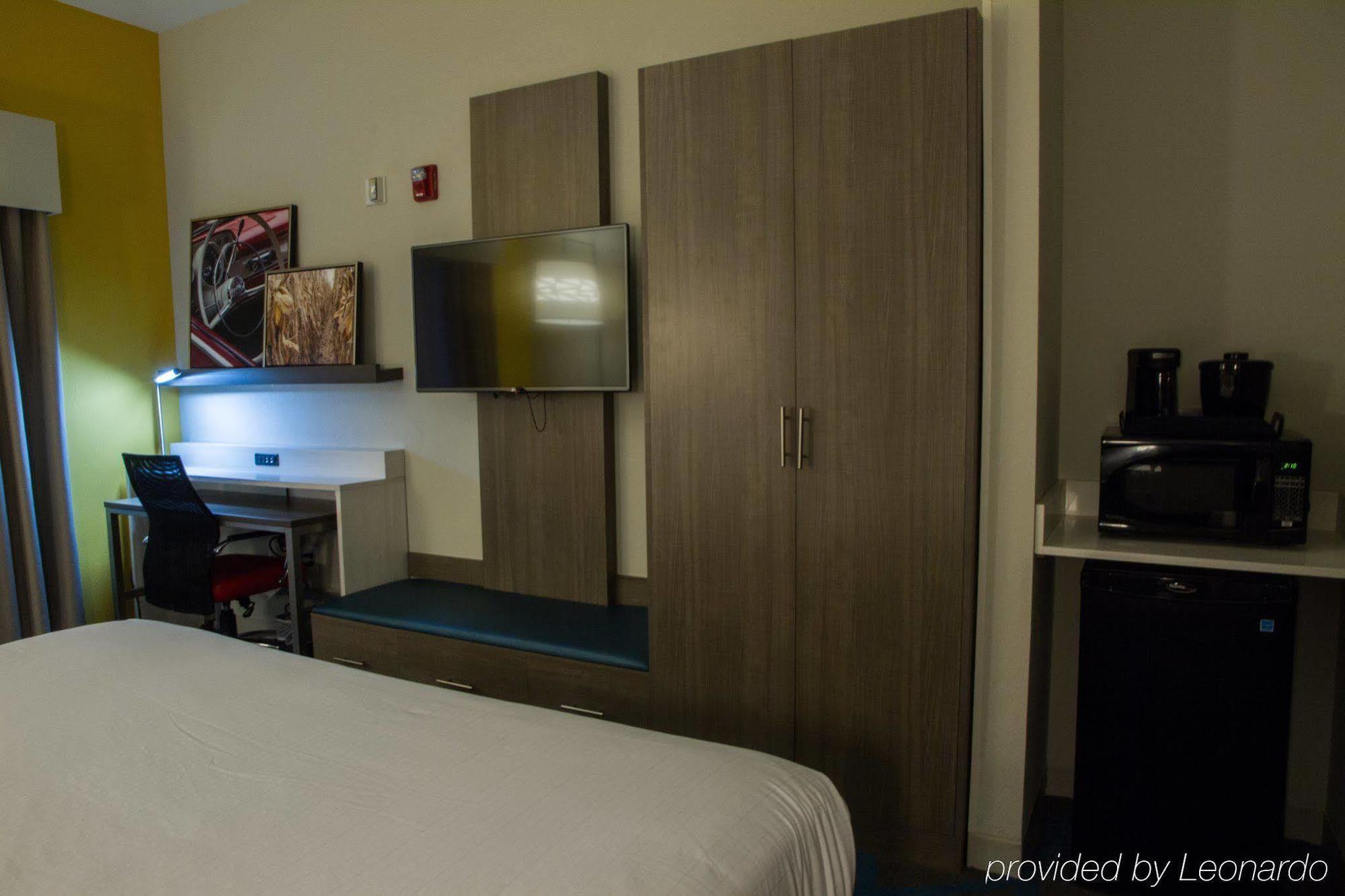 Holiday Inn Express & Suites Litchfield By Ihg Buitenkant foto